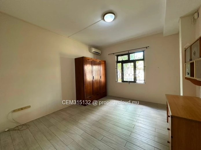 Semi-Furnished 3-Bedroom Ground Floor Apartment for Rent – Beau-Bassin