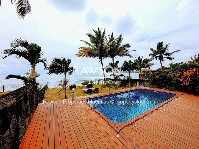 Beachfront Villa | 3 Bedrooms, Office | Pointe Aux Canonniers | €4,700