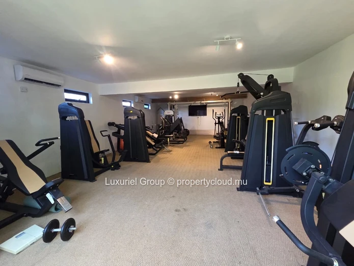 Stunning Contemporary Villa for Rent – Pereybere