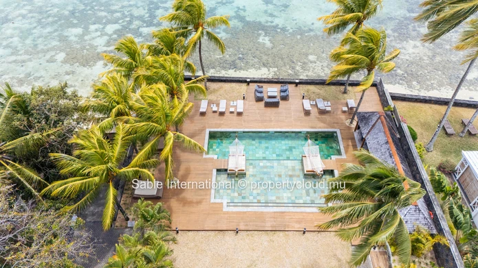Luxury Beachfront Penthouse in Cap Malheureux with Sea Views and Communal Pool - Fully Furnished and Equipped 
