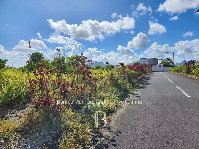HIGHLANDS  -  Residential plot for sale  -  684.08 sqm