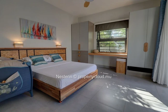Magnifique villa de plain-pied fraîchement livrée avec piscine privée, dans un quartier résidentiel et paisible