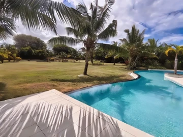 5 Bedroom Villa