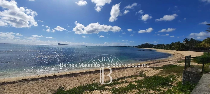 Pointe aux Cannoniers - Villa with Direct Access to the Beach - 2 Bedrooms