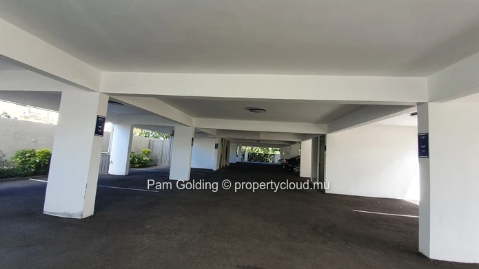 Apartment walking Distance to the Beach