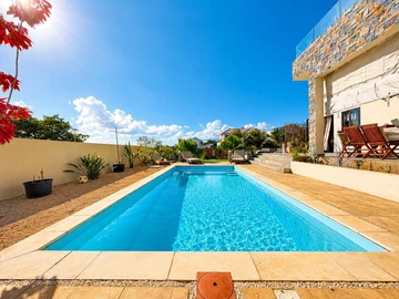 4 Bedroom Villa
