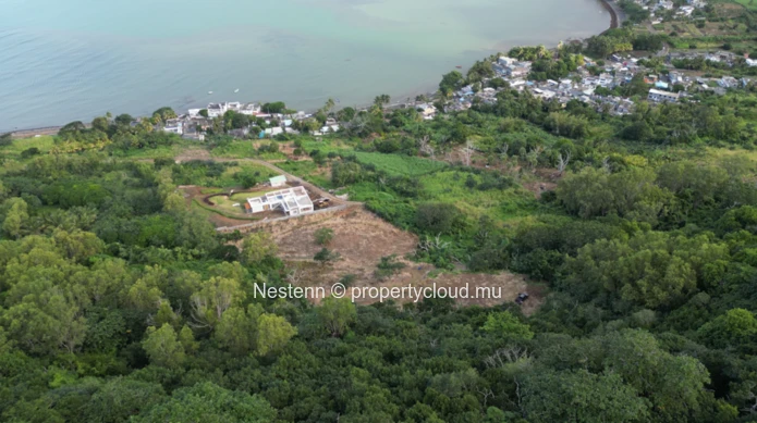 Terrain de 5 arpents en toute propriété 