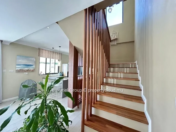 Contemporary Villa for Rent with Pool, Kiosk and Security System