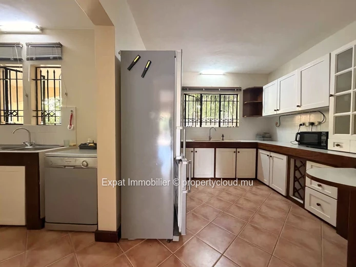 3-Bedroom Family Home with Office, Pool and Mountain Views – For Rent in Tamarin