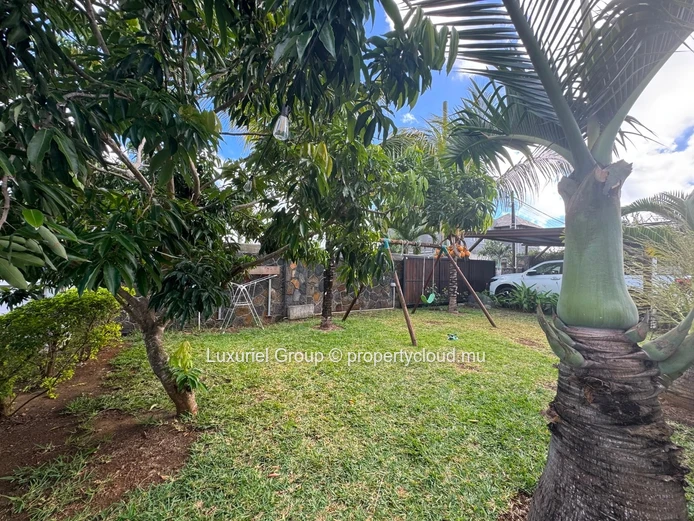 Villa Contemporaine d’Exception à Louer à Calodyne