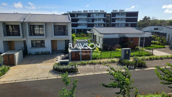 Modern 4-Bedroom Duplex for Rent in Cascavelle, Flic en Flac