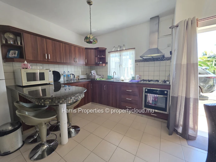 À louer : Duplex dans une résidence sécurisée à Grand Gaube