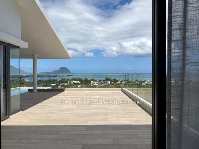 Villa avec vue panoramique sur le lagon et Le Morne à Rivière Noire