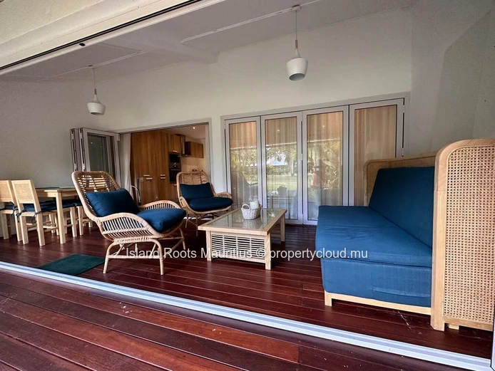 Duplex de 3 chambres à Bain Boeuf, non loin de la plage publique.