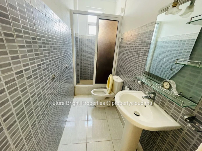 Penthouse À Vendre À Beau Bassin – Superbe Vue Sur Les Montagnes
