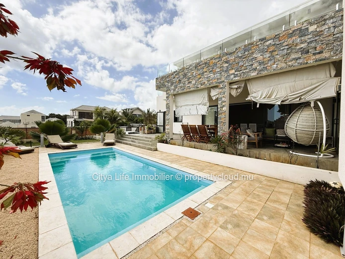 Élégante Maison Meublée avec Vue Panoramique à Flic en Flac