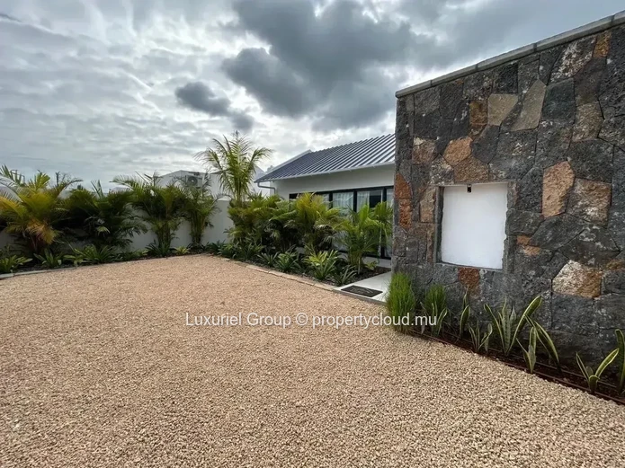 Magnifique Villa Design avec Piscine et Espaces de Vie Extérieurs