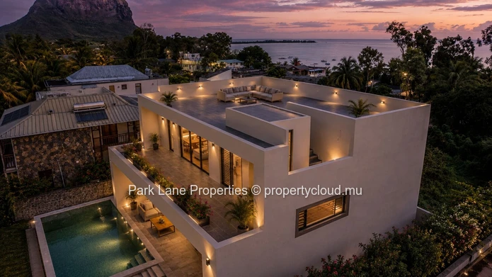 Une maison contemporaine dans un cadre exceptionnel entre montagnes et lagon