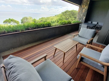 Apartment on the cliff