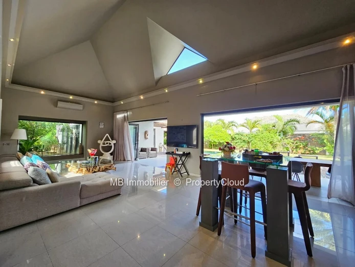 Villa RES en vente.