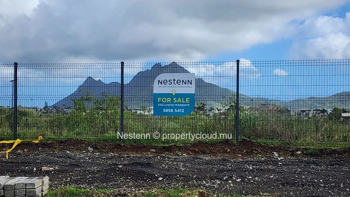 Land for sale in L'Avenir , Moka Smart City 10.5 Perches fenced with mountain view near schools shops and bus stop.