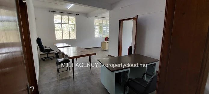 Local Commercial - 186 m² Port Louis - Center 