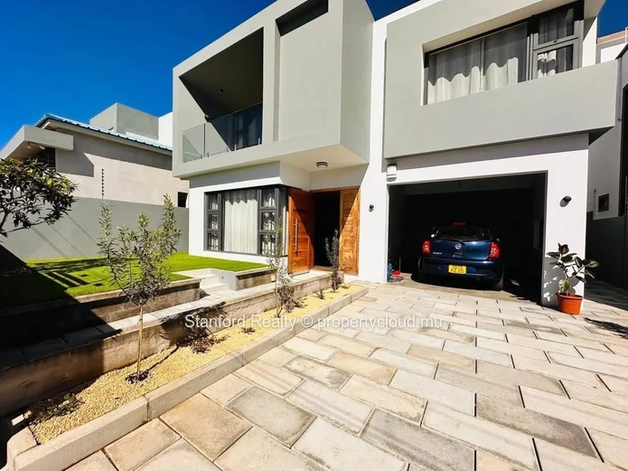 Beautiful Villa for Rent - 4 Bedrooms, Grand Baie, North