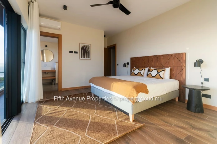 BLACK RIVER– Prestigious 5-Bedroom villa