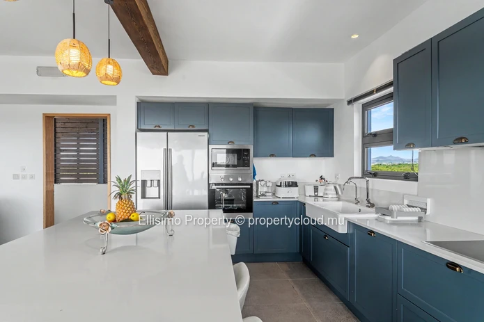 Penthouse de standing avec vue mer et montagne – St Antoine Private Residences