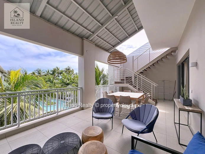 Magnificent penthouse with private pool and sea view located in Peyrebère.