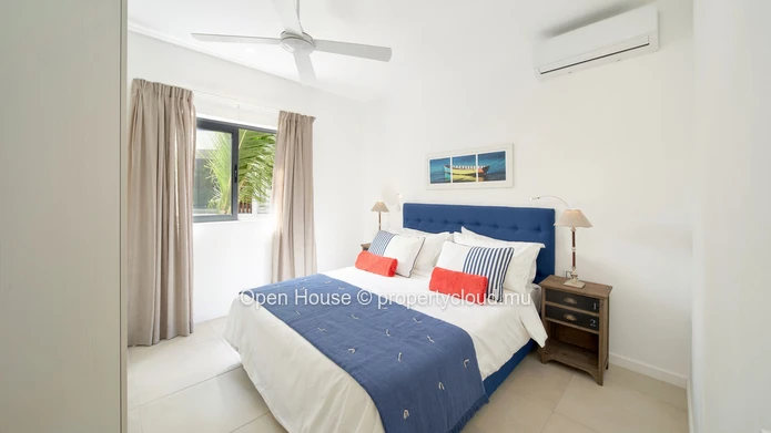 FOR SALE - Apartment R+2 - Pointe aux Canonniers - 3 bedrooms, communal pool, close to the beach - accessible to fore...