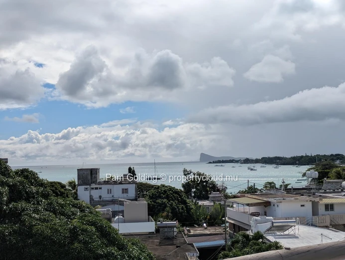 Grand Baie - Espace Bureau à vendre – Pam Golding Mauritius