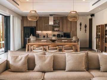 6 Bedroom Villa