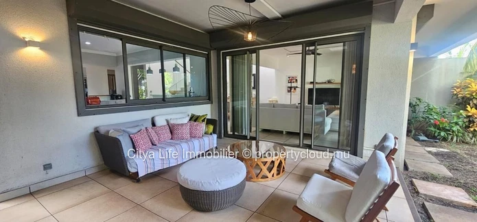 Duplex de 4 chambres avec piscine privée à vendre à Balaclava