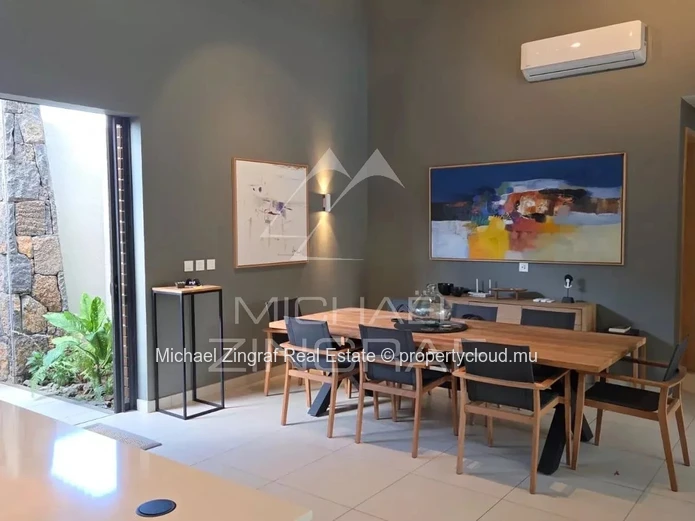 Exceptional Contemporary Villa in the Heart of Pereybere