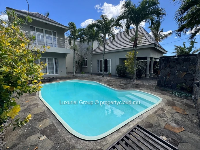  Villa for Rent in Pointe aux Canonniers