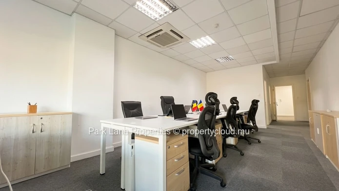 Fitted 243 m² Office Space in Ebene Cybercity