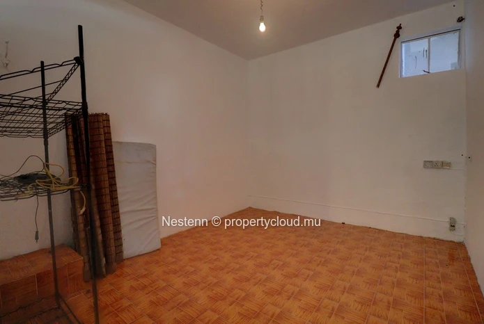 Traditional semi-furnished house with mountain views and great renovation potential!