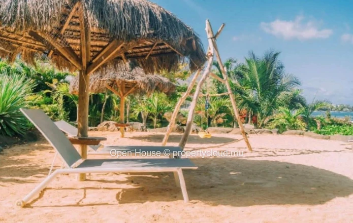 PDS apartment for sale in Tamarin, Grand Baie. Living area 125m², 2 bedrooms, communal swimming pool. Sea access, clo...
