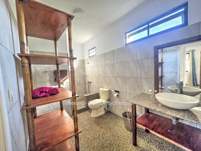 Exceptional 4-duplex complex