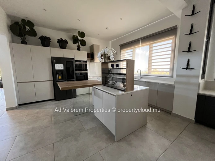 Exceptional 4-Bedroom Furnished Apartment for Sale – Bagatelle Inn