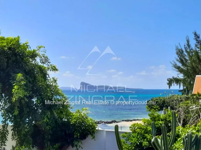 Mauritius – Exceptional 4-Bedroom Beachfront Villa with Panoramic Ocean Views in Pointe aux Canonniers