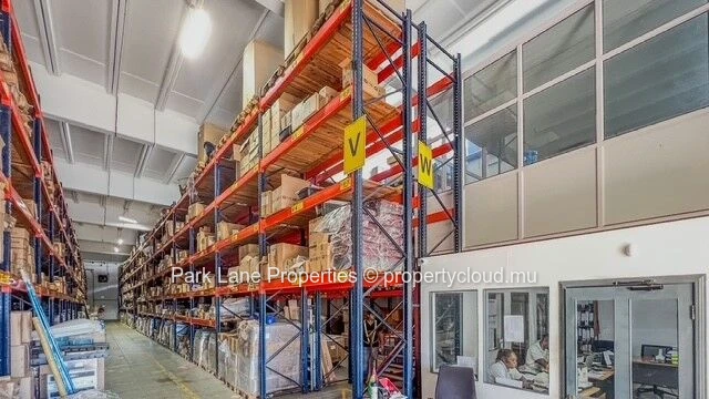 Warehouse for Sale in Roche Bois – Exceptional Investment Opportunity
