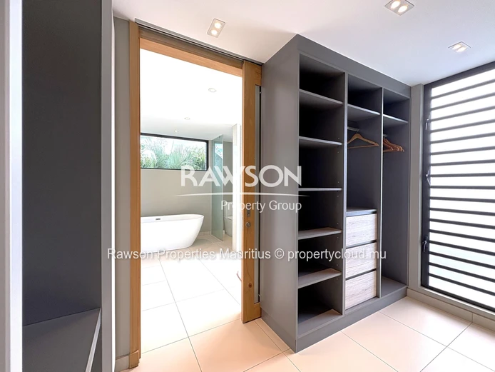 4 Bedroom Villa | Garden And Pool | Pds | Pereybere | Accessible To Foreigners | €