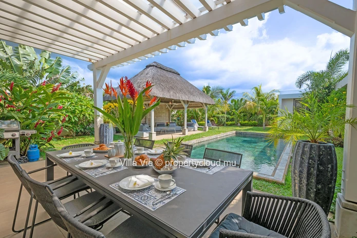 Grand Baie - Beautiful 4-bedroom en-suite villa, pool and gazebo