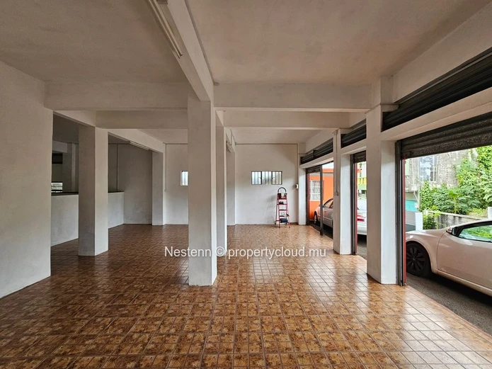 Commercial property of 80m2