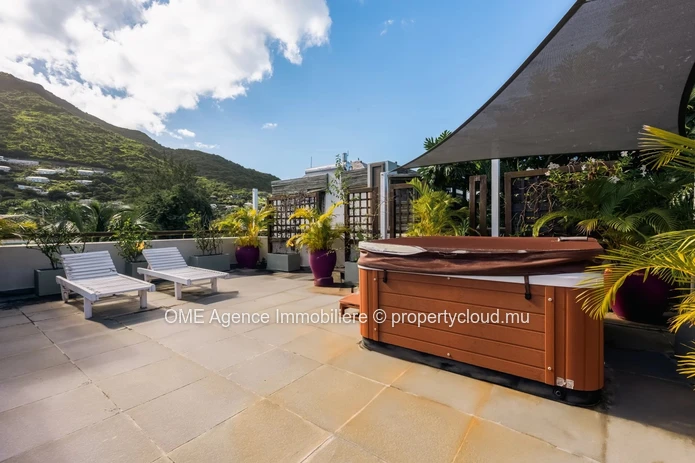 LA PRENEUSE - Your private oasis: Stunning 5-bedroom villa