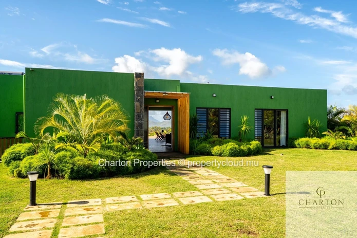 Villa d'exception de 3 chambres entre nature préservée et art de vivre raffiné