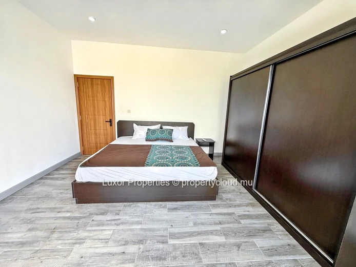 Flic en Flac | Duplex for Rent (cats only)