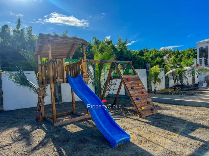 For Sale - 2-Bedroom Apartment In A Gated Residence- Coastal Road - Roches Noires